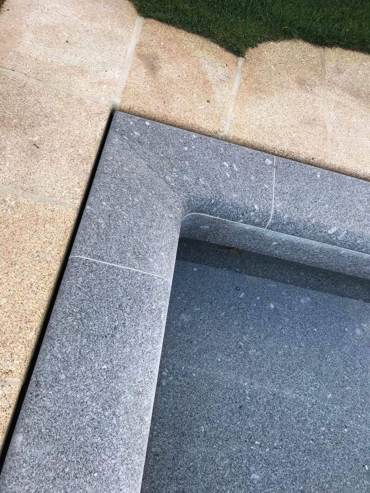 terrasse piscine granit
